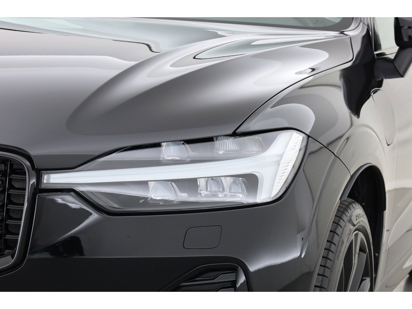 Volvo XC60 2.0 T8 Plug-in hybrid AWD Plus Black Edition | SOH 99.1% | Pano | Memory Seats | H&K Audio | 360cam | Pilot Assist | 4x Stoelverw. | Bliss | Google Info.