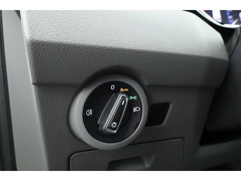 Volkswagen Transporter 2.0 TDI L2H1 32 DC Comfortline | Trekhaak | Adapt. Cruise | Camera | Apple CarPlay & Android auto | Leder | DAB