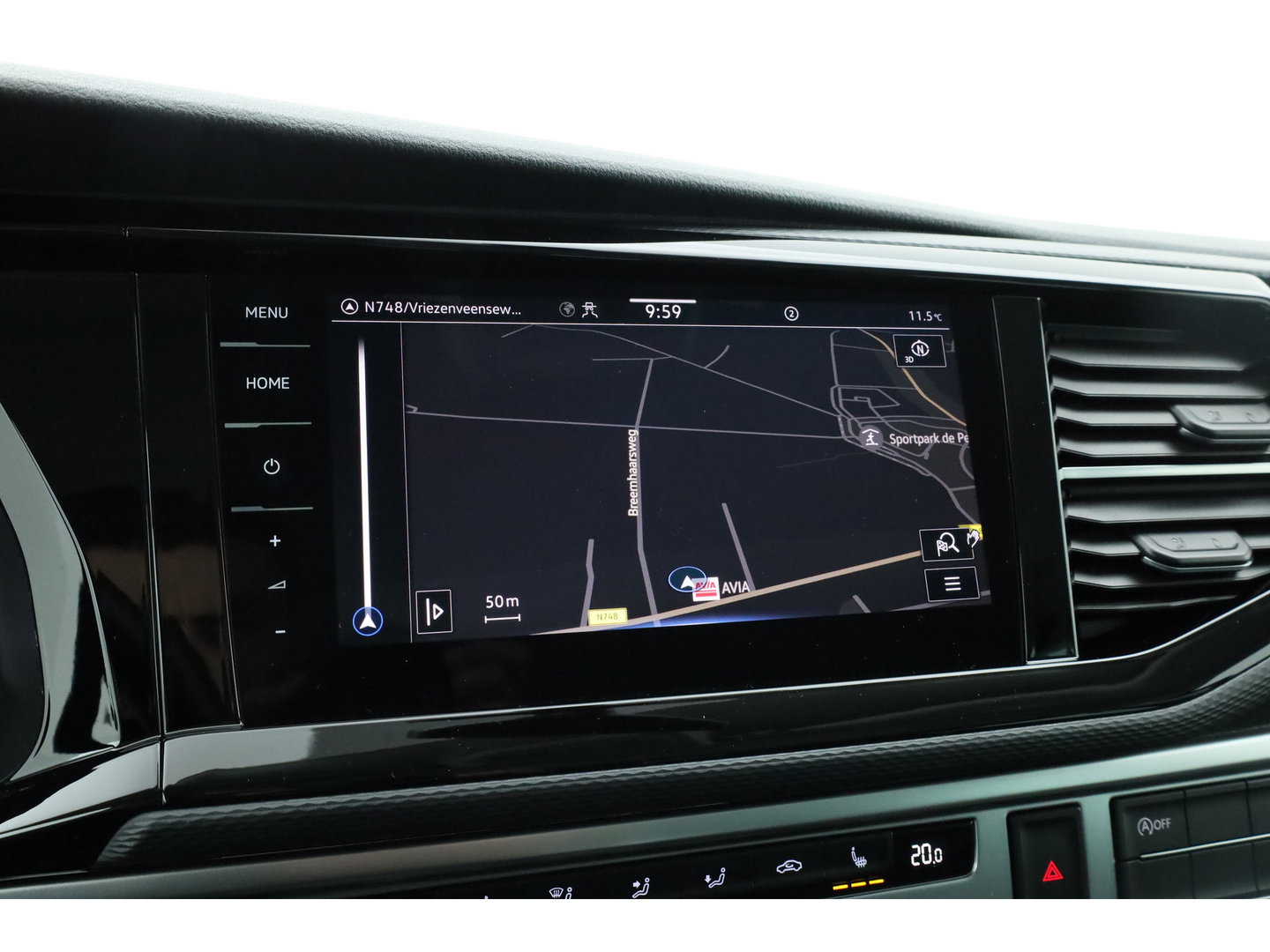 Volkswagen Transporter 2.0 TDI L2H1 32 DC Comfortline | Trekhaak | Adapt. Cruise | Camera | Apple CarPlay & Android auto | Leder | DAB