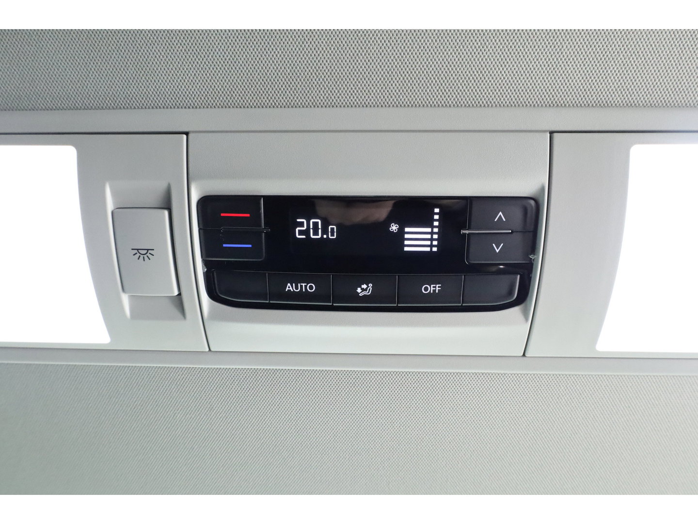 Volkswagen Transporter 2.0 TDI L2H1 32 DC Comfortline | Trekhaak | Adapt. Cruise | Camera | Apple CarPlay & Android auto | Leder | DAB