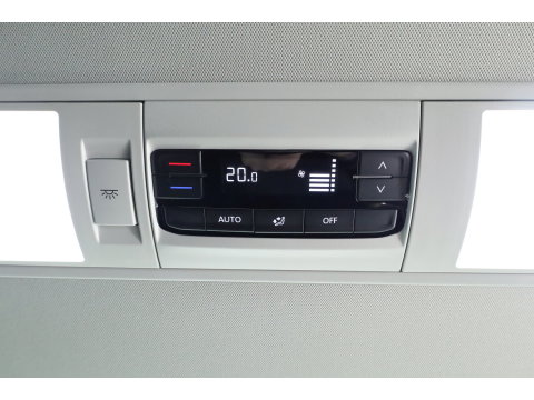 Volkswagen Transporter 2.0 TDI L2H1 32 DC Comfortline | Trekhaak | Adapt. Cruise | Camera | Apple CarPlay & Android auto | Leder | DAB