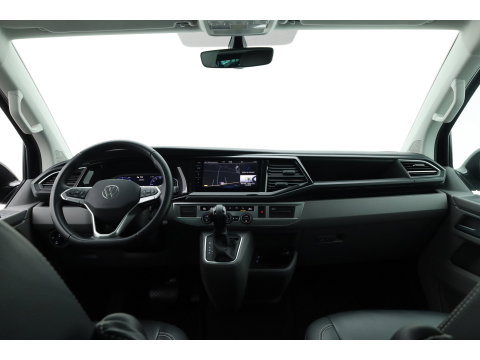 Volkswagen Transporter 2.0 TDI L2H1 32 DC Comfortline | Trekhaak | Adapt. Cruise | Camera | Apple CarPlay & Android auto | Leder | DAB