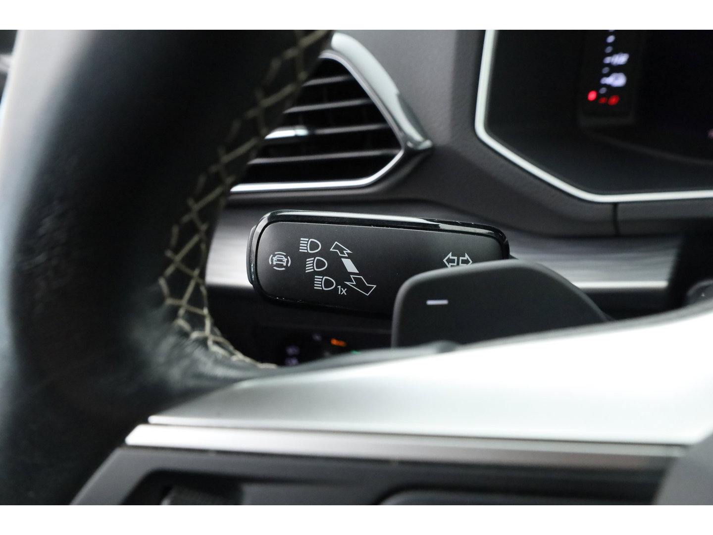 SEAT Tarraco 1.4 TSI e-Hybrid PHEV Xperience Business Intense | Pano | Dig. Cockpit | Elek. Trekhaak | Adapt. Cruise | trekgewicht 1800 kg | Dodehoek | Camera + PDC