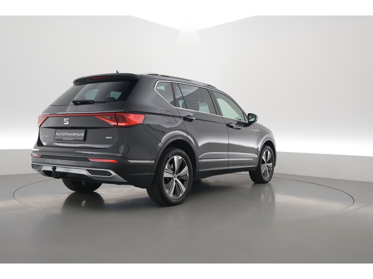 SEAT Tarraco 1.4 TSI e-Hybrid PHEV Xperience Business Intense | Pano | Dig. Cockpit | Elek. Trekhaak | Adapt. Cruise | trekgewicht 1800 kg | Dodehoek | Camera + PDC