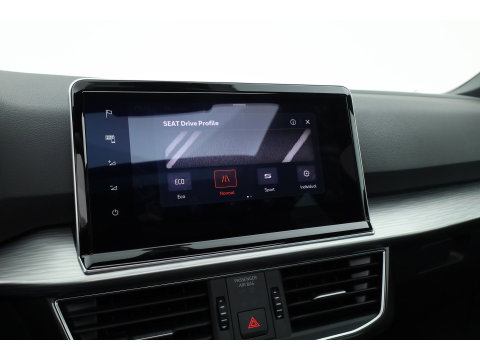 SEAT Tarraco 1.4 TSI e-Hybrid PHEV Xperience Business Intense | Pano | Dig. Cockpit | Elek. Trekhaak | Adapt. Cruise | trekgewicht 1800 kg | Dodehoek | Camera + PDC