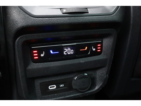 SEAT Tarraco 1.4 TSI e-Hybrid PHEV Xperience Business Intense | Pano | Dig. Cockpit | Elek. Trekhaak | Adapt. Cruise | trekgewicht 1800 kg | Dodehoek | Camera + PDC