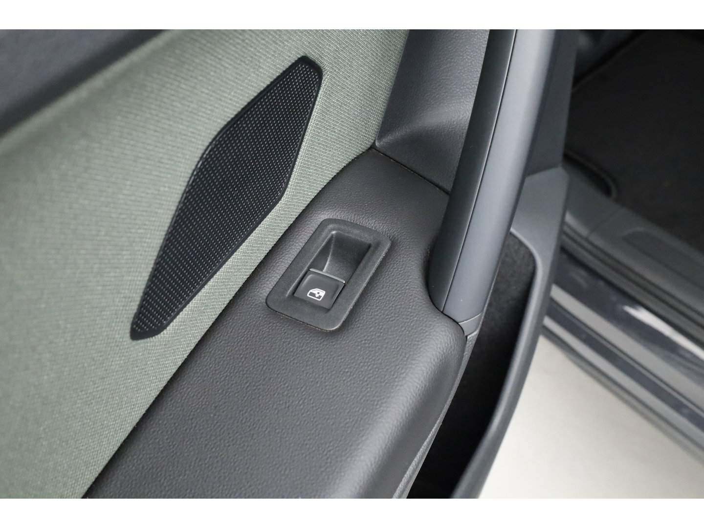 SEAT Tarraco 1.4 TSI e-Hybrid PHEV Xperience Business Intense | Pano | Dig. Cockpit | Elek. Trekhaak | Adapt. Cruise | trekgewicht 1800 kg | Dodehoek | Camera + PDC