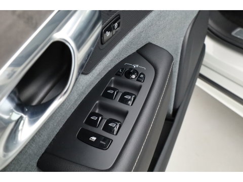 Volvo V90 2.0 T6 AWD Inscription | Pano | Elek. Trekhaak | Adapt. Cruise | 4x Stoelverw. | Memory | Camera | Keyless | 18''
