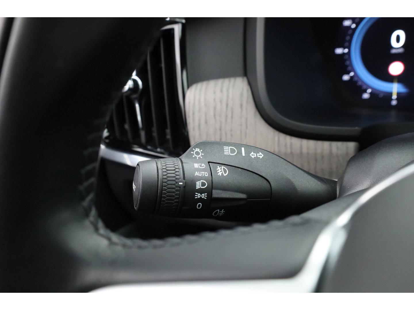 Volvo V90 2.0 T6 AWD Inscription | Pano | Elek. Trekhaak | Adapt. Cruise | 4x Stoelverw. | Memory | Camera | Keyless | 18''
