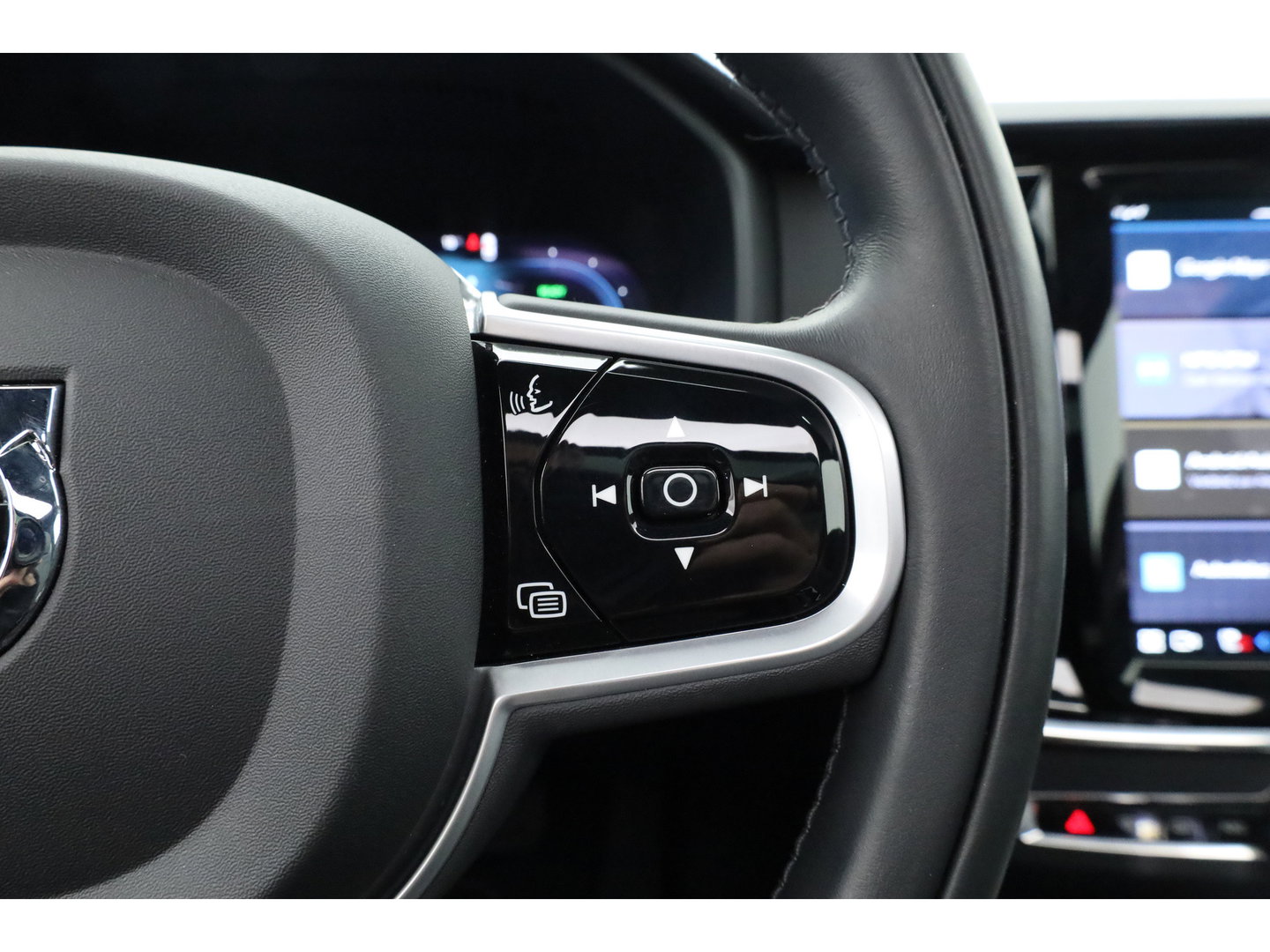 Volvo V90 2.0 T6 AWD Inscription | Pano | Elek. Trekhaak | Adapt. Cruise | 4x Stoelverw. | Memory | Camera | Keyless | 18''