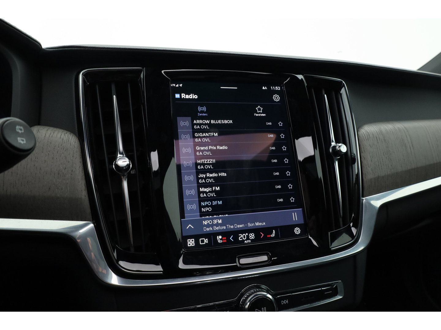 Volvo V90 2.0 T6 AWD Inscription | Pano | Elek. Trekhaak | Adapt. Cruise | 4x Stoelverw. | Memory | Camera | Keyless | 18''
