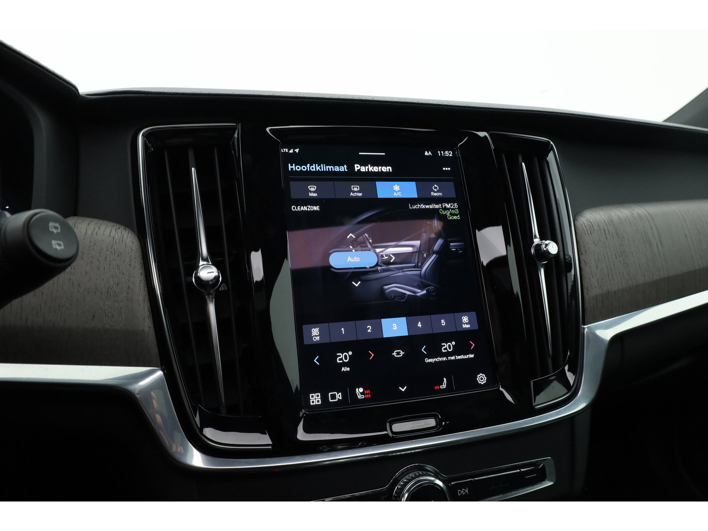 Volvo V90 2.0 T6 AWD Inscription | Pano | Elek. Trekhaak | Adapt. Cruise | 4x Stoelverw. | Memory | Camera | Keyless | 18''
