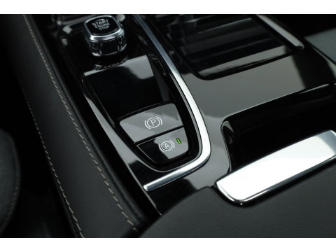 Volvo V90 2.0 T6 AWD Inscription | Pano | Elek. Trekhaak | Adapt. Cruise | 4x Stoelverw. | Memory | Camera | Keyless | 18''