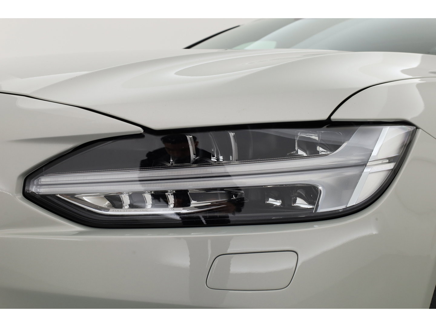 Volvo V90 2.0 T6 AWD Inscription | Pano | Elek. Trekhaak | Adapt. Cruise | 4x Stoelverw. | Memory | Camera | Keyless | 18''