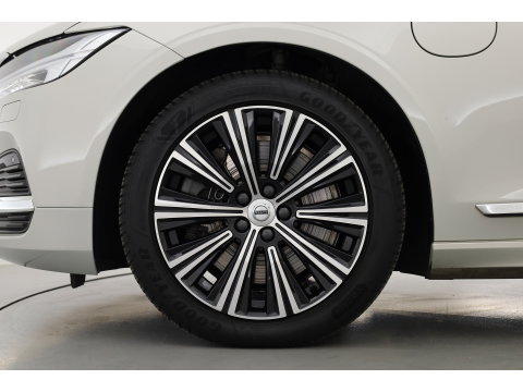 Volvo V90 2.0 T6 AWD Inscription | Pano | Elek. Trekhaak | Adapt. Cruise | 4x Stoelverw. | Memory | Camera | Keyless | 18''