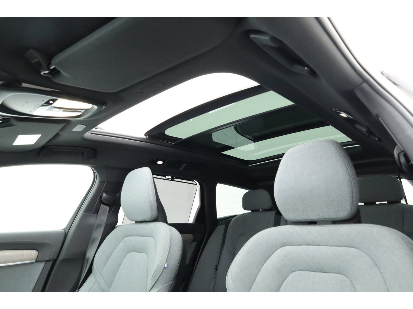 Volvo V90 2.0 T6 AWD Inscription | Pano | Elek. Trekhaak | Adapt. Cruise | 4x Stoelverw. | Memory | Camera | Keyless | 18''
