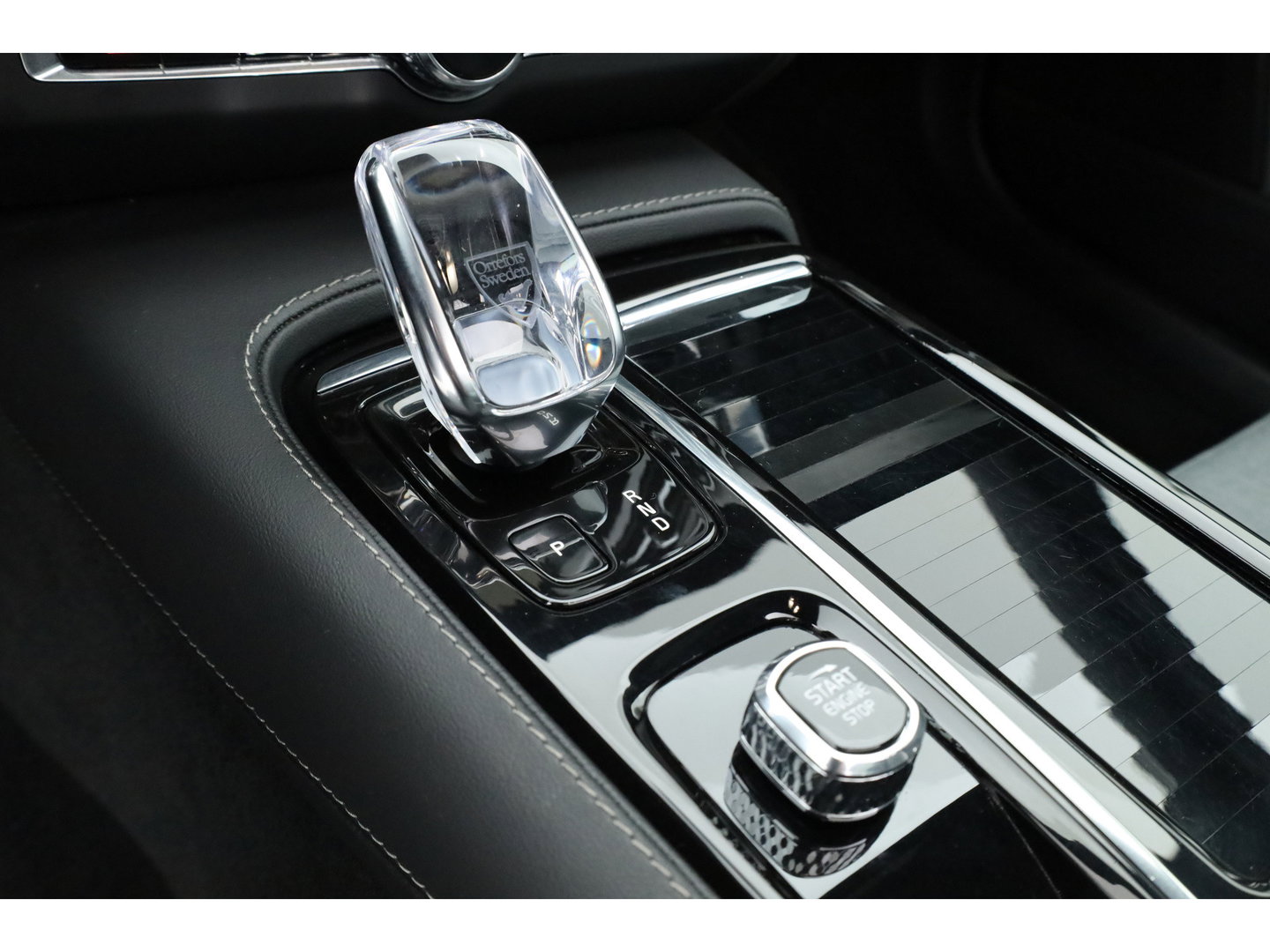 Volvo V90 2.0 T6 AWD Inscription | Pano | Elek. Trekhaak | Adapt. Cruise | 4x Stoelverw. | Memory | Camera | Keyless | 18''