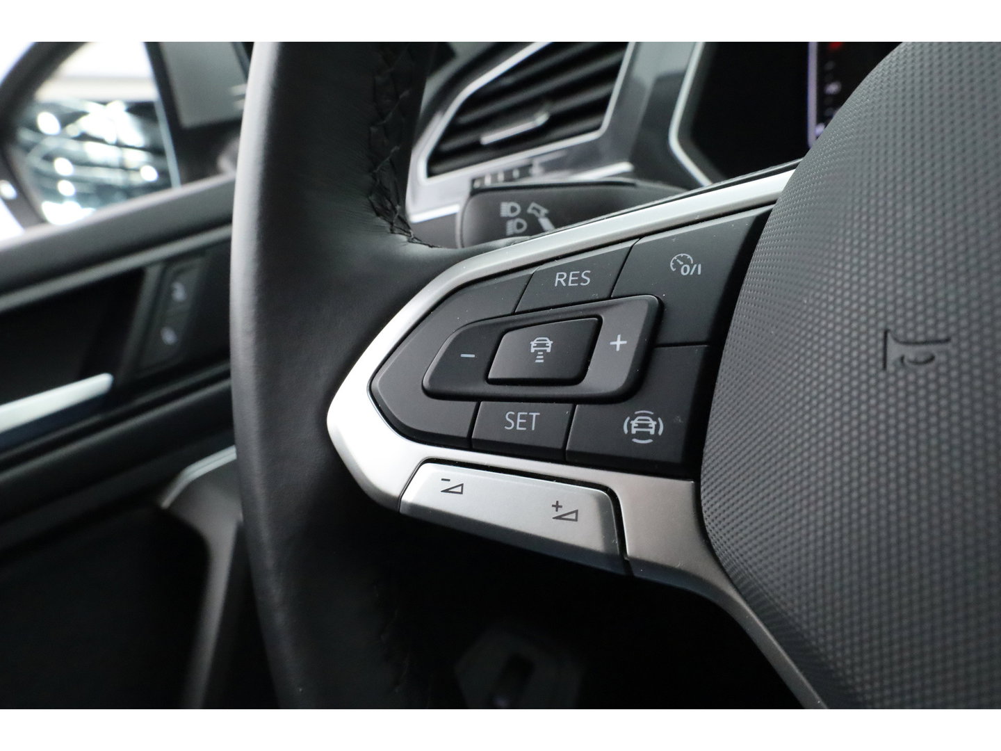 Volkswagen Tiguan Allspace 1.5 TSI DSG | Camera | Elek. Trekhaak | Stoel- Stuurverw. | Keyless | Adapt. Cruise | CarPlay |