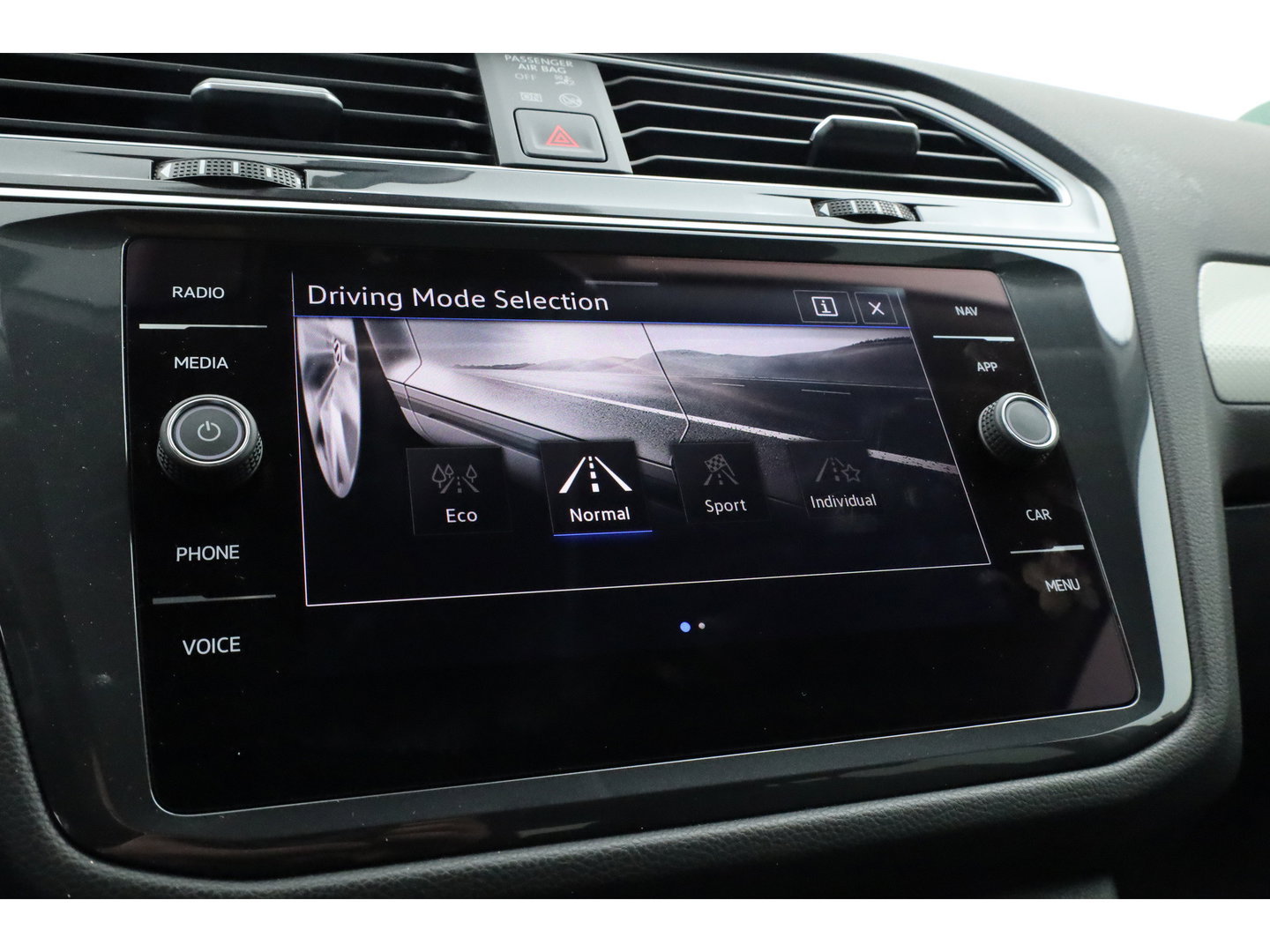 Volkswagen Tiguan Allspace 1.5 TSI DSG | Camera | Elek. Trekhaak | Stoel- Stuurverw. | Keyless | Adapt. Cruise | CarPlay |
