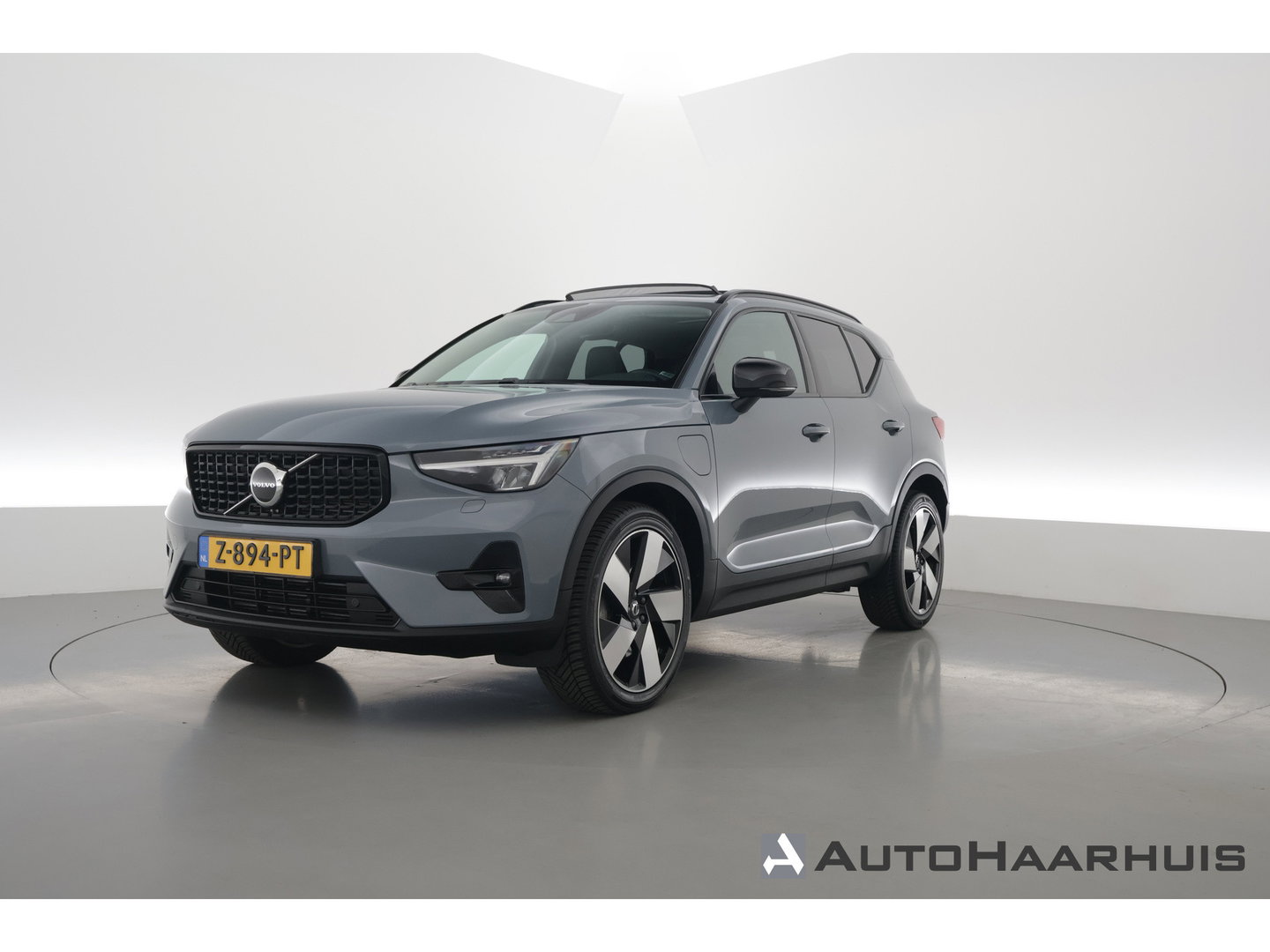 Volvo XC40 1.5 T4 Plug-in hybrid Ultimate Dark | SOH 97.4% | Pano | Apple CarPlay | Stoel-Stuurverw. | Harman Kardon | Leder | Trekhaak |