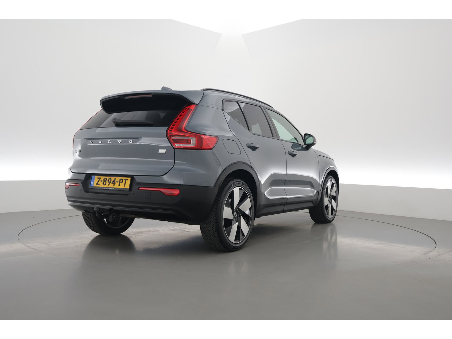 Volvo XC40 1.5 T4 Plug-in hybrid Ultimate Dark | SOH 97.4% | Pano | Apple CarPlay | Stoel-Stuurverw. | Harman Kardon | Leder | Trekhaak |
