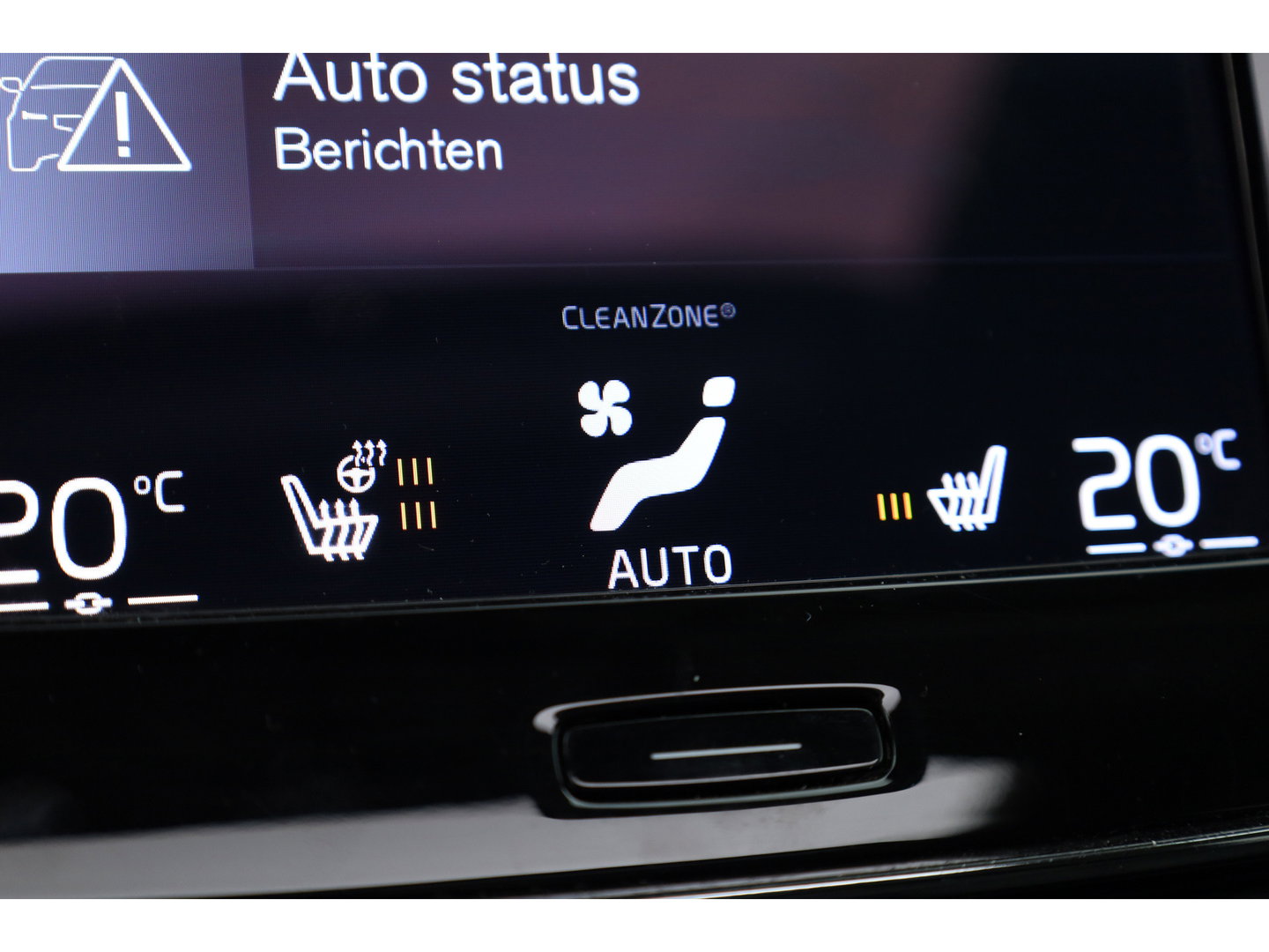 Volvo XC40 1.5 T4 Plug-in hybrid Ultimate Dark | SOH 97.4% | Pano | Apple CarPlay | Stoel-Stuurverw. | Harman Kardon | Leder | Trekhaak |
