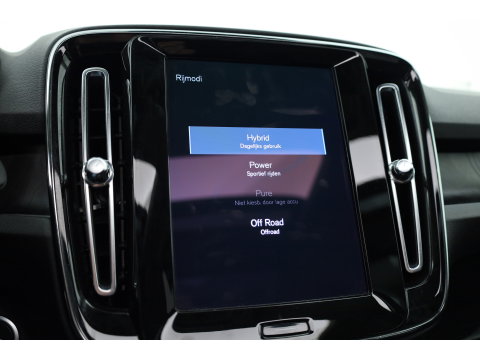 Volvo XC40 1.5 T4 Plug-in hybrid Ultimate Dark | SOH 97.4% | Pano | Apple CarPlay | Stoel-Stuurverw. | Harman Kardon | Leder | Trekhaak |