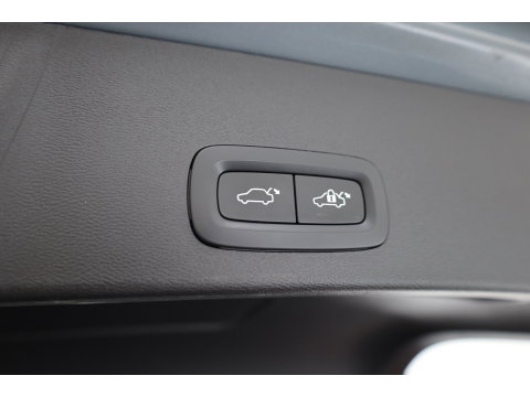 Volvo XC40 1.5 T4 Plug-in hybrid Ultimate Dark | SOH 97.4% | Pano | Apple CarPlay | Stoel-Stuurverw. | Harman Kardon | Leder | Trekhaak |