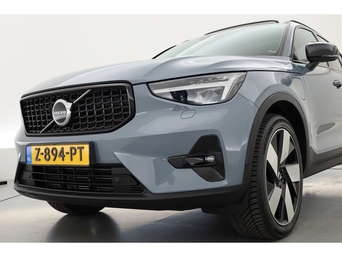 Volvo XC40 1.5 T4 Plug-in hybrid Ultimate Dark | SOH 97.4% | Pano | Apple CarPlay | Stoel-Stuurverw. | Harman Kardon | Leder | Trekhaak |
