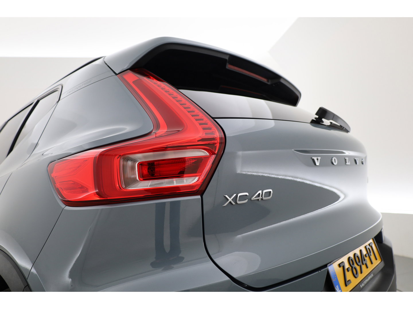 Volvo XC40 1.5 T4 Plug-in hybrid Ultimate Dark | SOH 97.4% | Pano | Apple CarPlay | Stoel-Stuurverw. | Harman Kardon | Leder | Trekhaak |