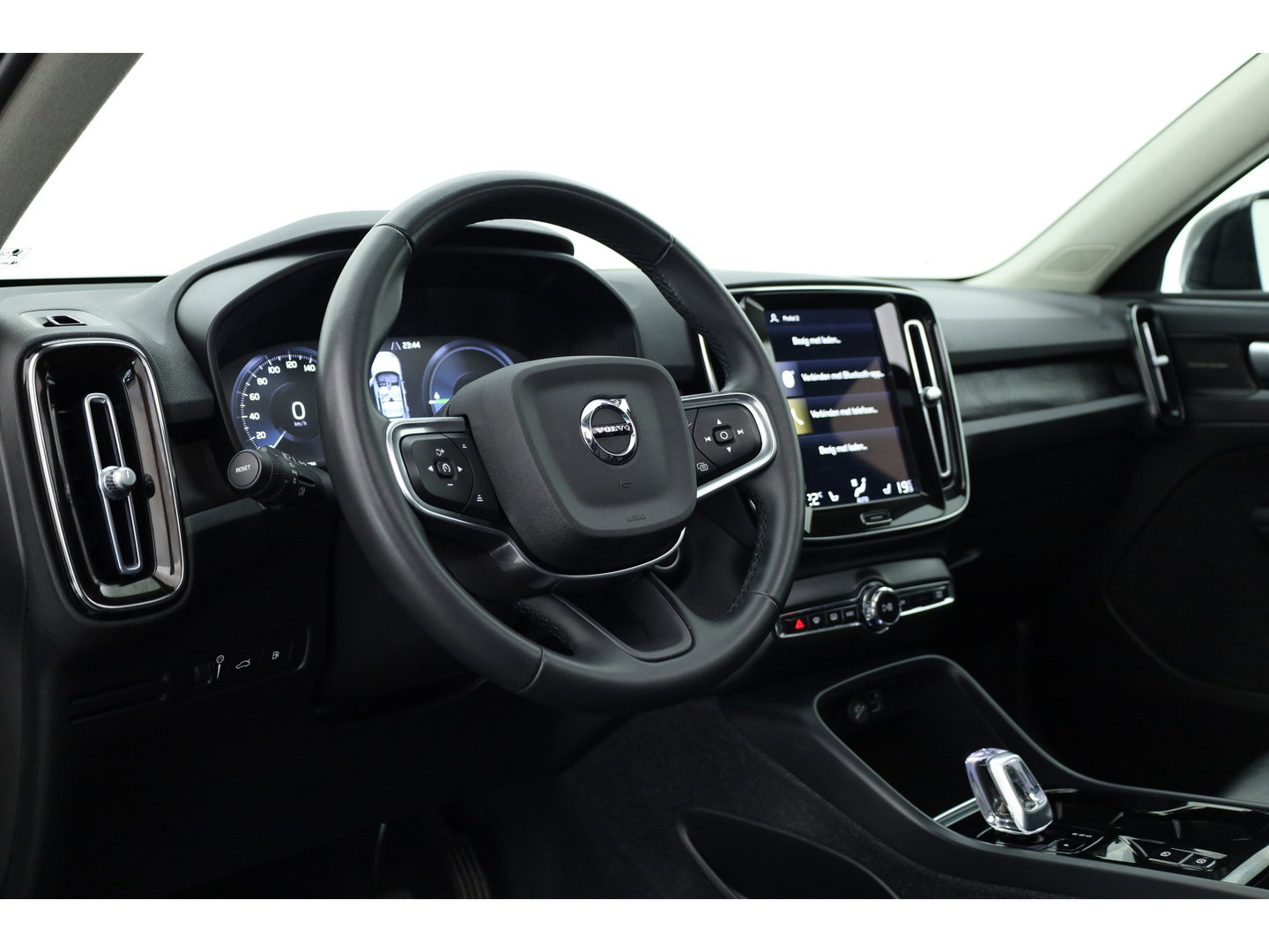 Volvo XC40 1.5 T4 Plug-in hybrid Ultimate Dark | SOH 97.4% | Pano | Apple CarPlay | Stoel-Stuurverw. | Harman Kardon | Leder | Trekhaak |