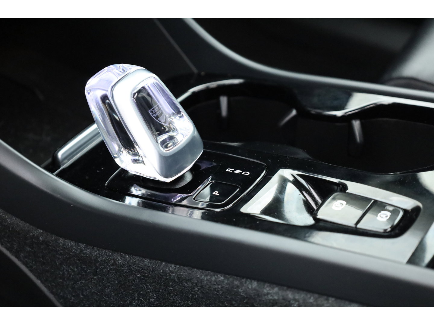 Volvo XC40 1.5 T4 Plug-in hybrid Ultimate Dark | SOH 97.4% | Pano | Apple CarPlay | Stoel-Stuurverw. | Harman Kardon | Leder | Trekhaak |