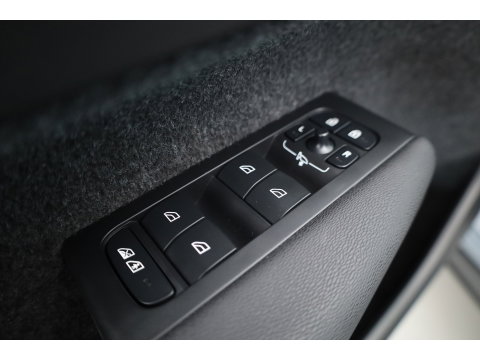Volvo XC40 1.5 T4 Plug-in hybrid Ultimate Dark | SOH 97.4% | Pano | Apple CarPlay | Stoel-Stuurverw. | Harman Kardon | Leder | Trekhaak |