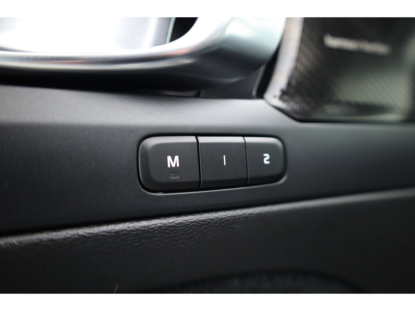Volvo XC40 1.5 T4 Plug-in hybrid Ultimate Dark | SOH 97.4% | Pano | Apple CarPlay | Stoel-Stuurverw. | Harman Kardon | Leder | Trekhaak |