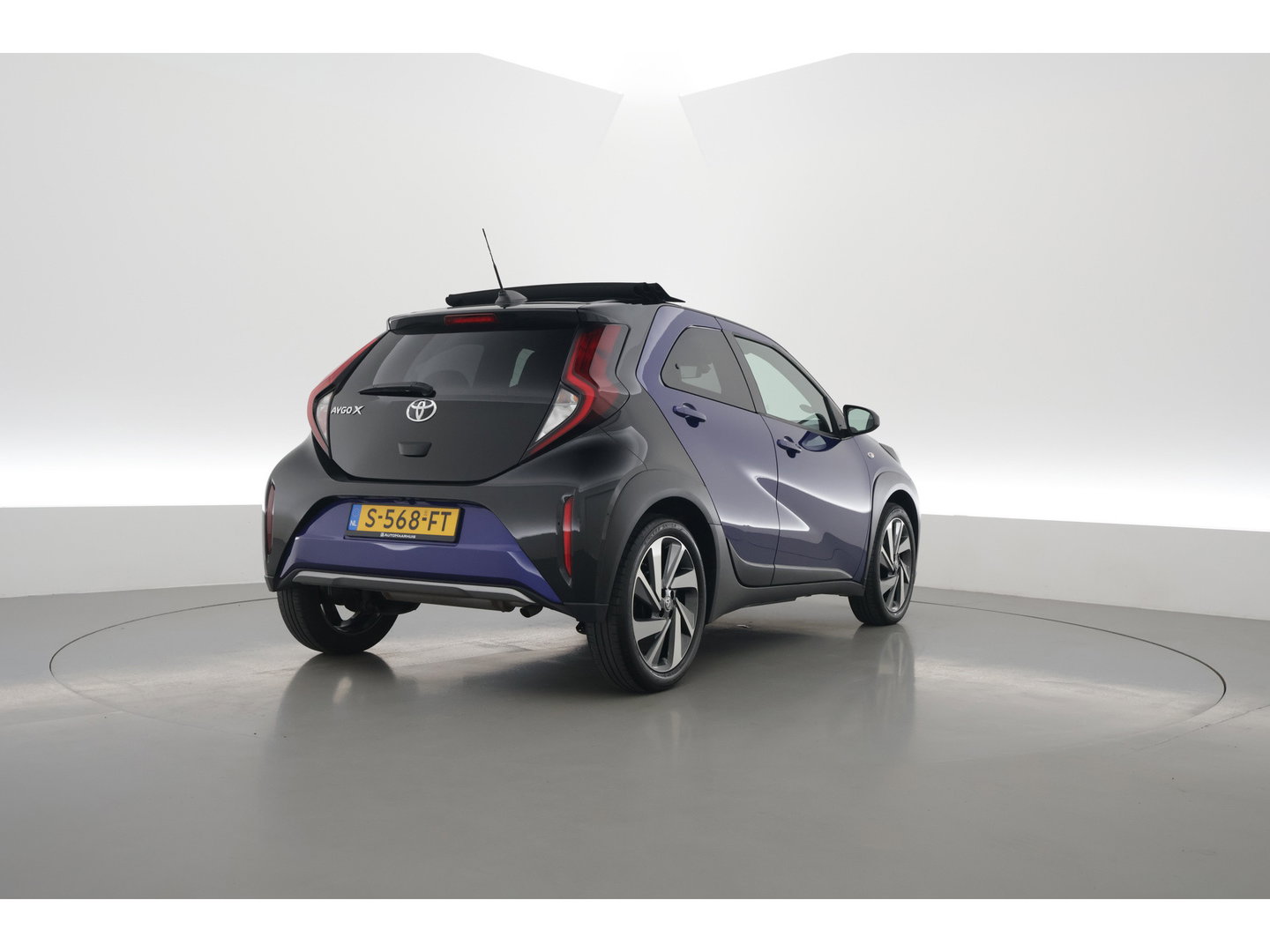 Toyota Aygo X 1.0 VVT-i S-CVT Envy | Softtop | Cabrio | JBL Audio | Adapt. Cruise | Camera | Apple CarPlay | LED | 18''