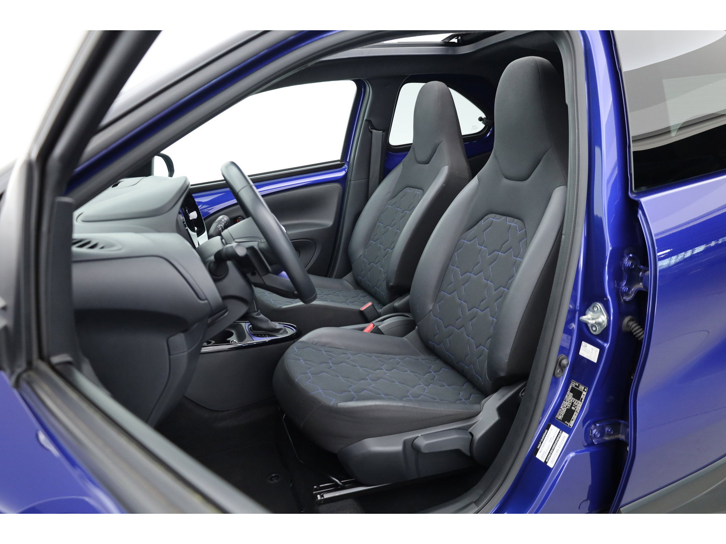 Toyota Aygo X 1.0 VVT-i S-CVT Envy | Softtop | Cabrio | JBL Audio | Adapt. Cruise | Camera | Apple CarPlay | LED | 18''