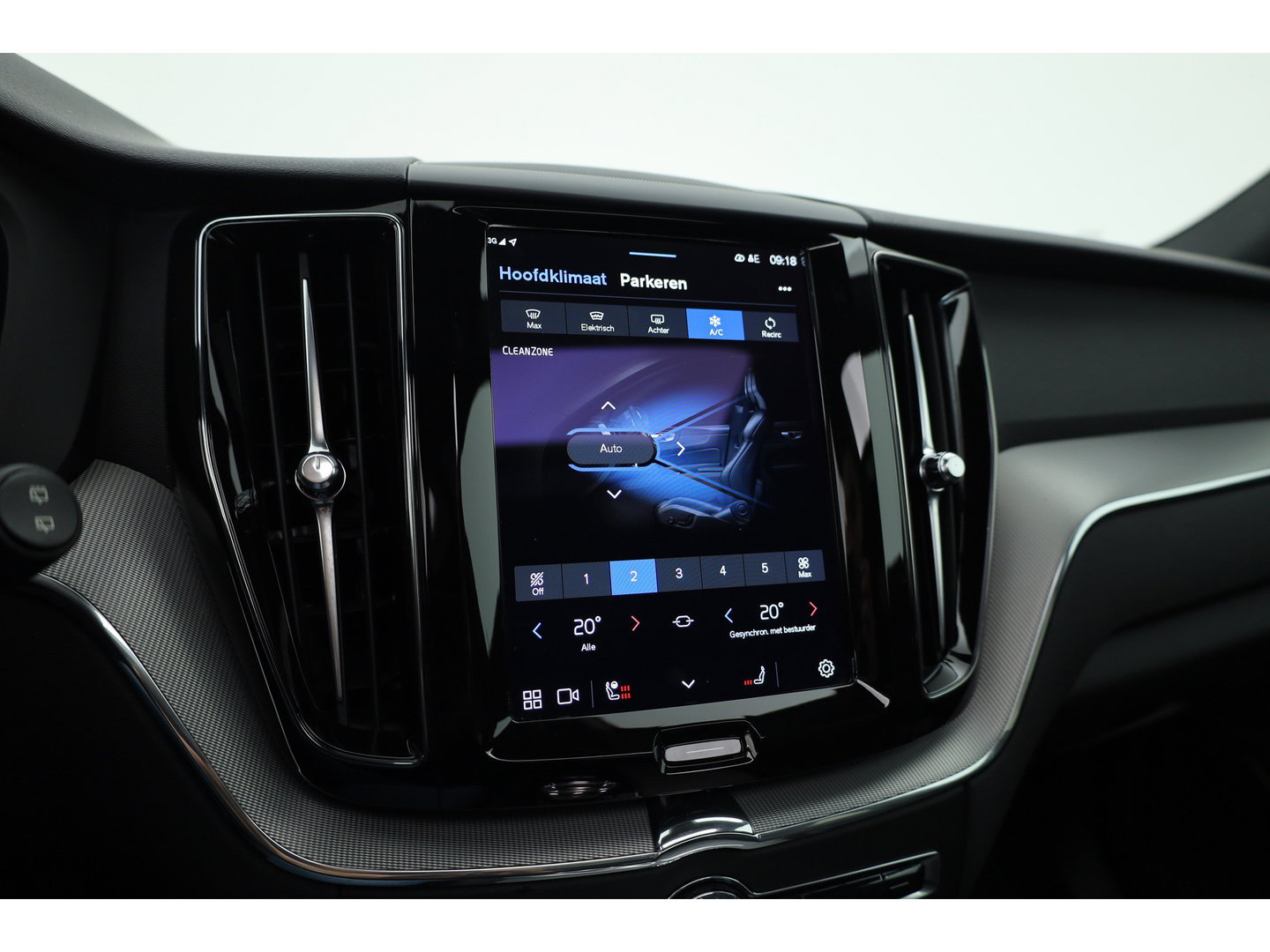 Volvo XC60 T6 Plug-in hybrid Plus Dark | SOH 96.3% | Pano | Memory seats | 360cam | Elek. Trekhaak | 20'' | Pilot Assist | Stoel- Stuurverw.