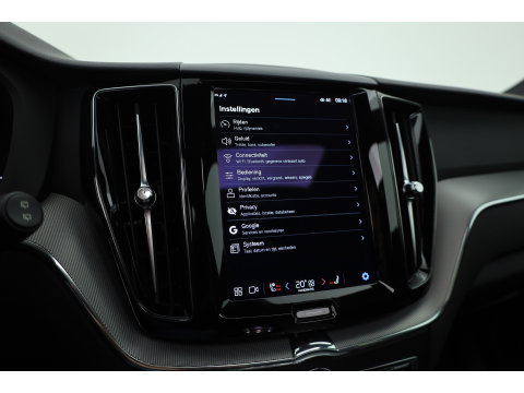 Volvo XC60 T6 Plug-in hybrid Plus Dark | SOH 96.3% | Pano | Memory seats | 360cam | Elek. Trekhaak | 20'' | Pilot Assist | Stoel- Stuurverw.