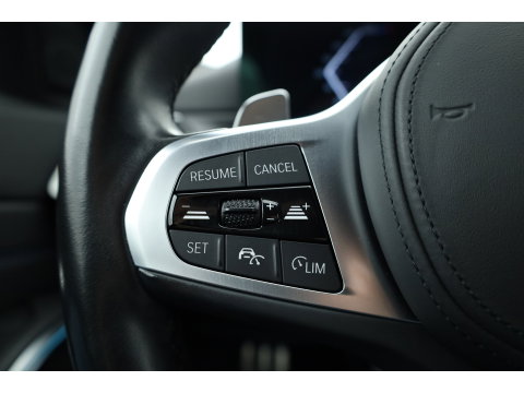 BMW 3 Serie Touring 320e M Sport | SOH 90.7% | Facelift | Shadow Line | Curved display | Adapt. Cruise | Nav + CarPlay | Elek. Klep | Sfeerverlichting | LED | Stoelverw. | PDC