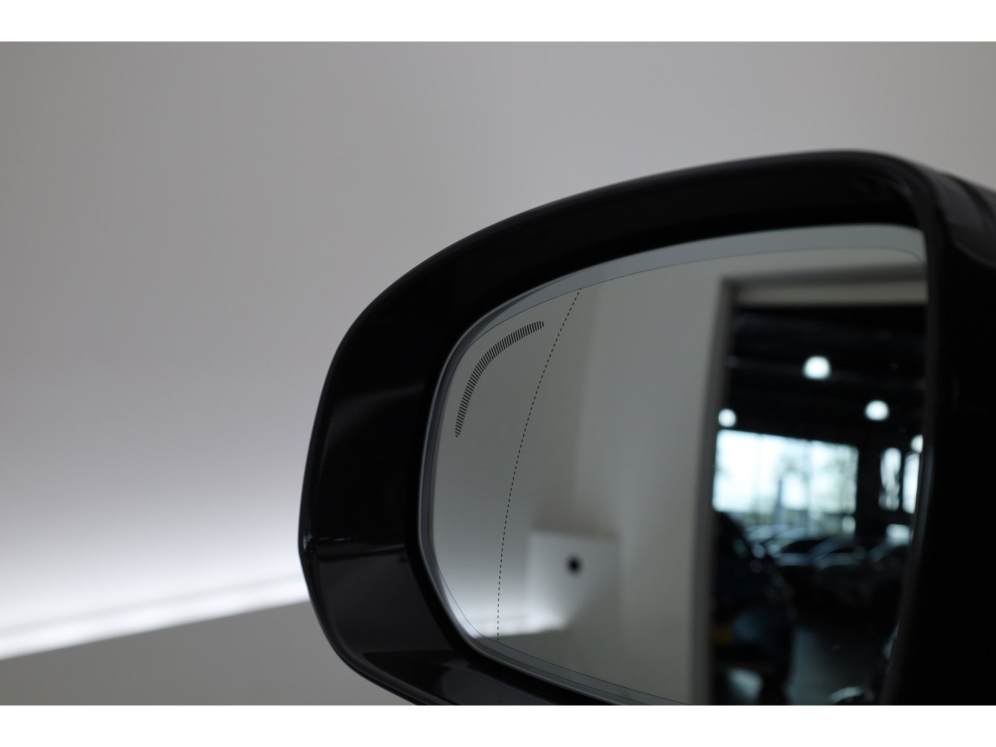 Volvo XC60 2.0 T8 Plug-in hybrid AWD Ultimate Bright | SOH 98% | Pano | Massage | H&K Audio | Stoel-Stuurverw. | Stoelventilatie | 360cam | Memory Seats | Head-Up