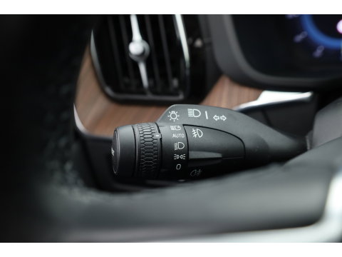 Volvo XC60 2.0 T8 Plug-in hybrid AWD Ultimate Bright | SOH 98% | Pano | Massage | H&K Audio | Stoel-Stuurverw. | Stoelventilatie | 360cam | Memory Seats | Head-Up