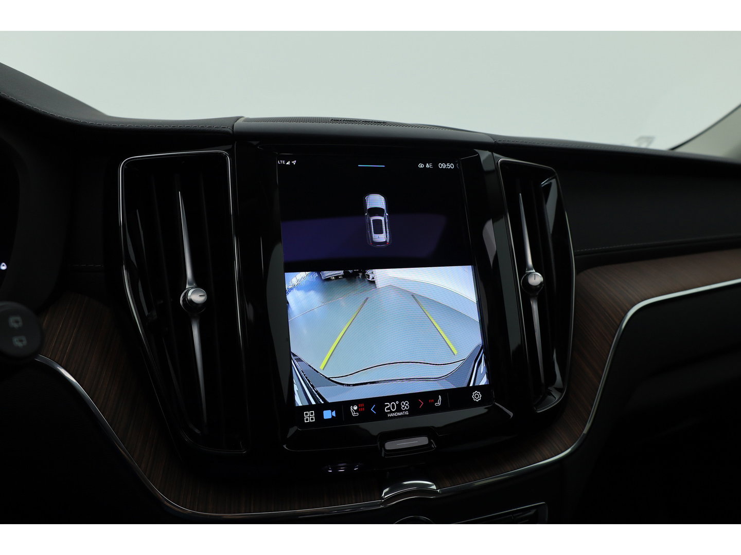 Volvo XC60 2.0 T8 Plug-in hybrid AWD Ultimate Bright | SOH 98% | Pano | Massage | H&K Audio | Stoel-Stuurverw. | Stoelventilatie | 360cam | Memory Seats | Head-Up