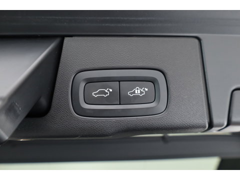 Volvo XC60 2.0 T8 Plug-in hybrid AWD Ultimate Bright | SOH 98% | Pano | Massage | H&K Audio | Stoel-Stuurverw. | Stoelventilatie | 360cam | Memory Seats | Head-Up