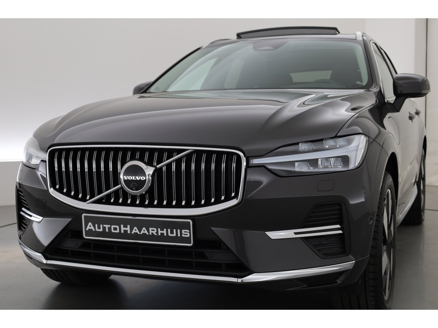 Volvo XC60 2.0 T8 Plug-in hybrid AWD Ultimate Bright | SOH 98% | Pano | Massage | H&K Audio | Stoel-Stuurverw. | Stoelventilatie | 360cam | Memory Seats | Head-Up