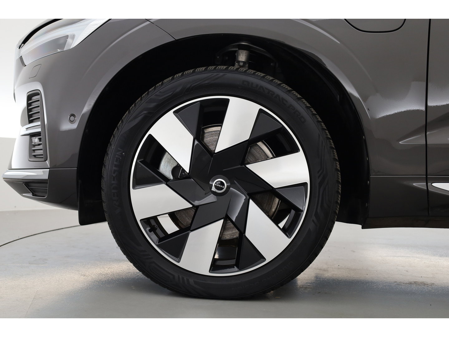 Volvo XC60 2.0 T8 Plug-in hybrid AWD Ultimate Bright | SOH 98% | Pano | Massage | H&K Audio | Stoel-Stuurverw. | Stoelventilatie | 360cam | Memory Seats | Head-Up