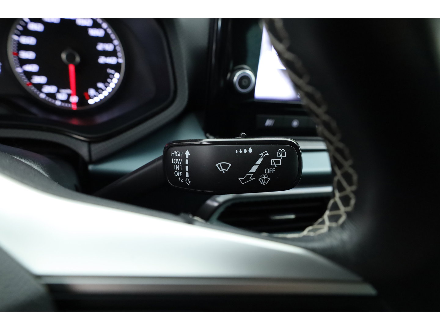 SEAT Arona 1.0 TSI Xperience | Stoelverw. | Keyless | Cruise | Apple CarPlay & Android Auto | LED