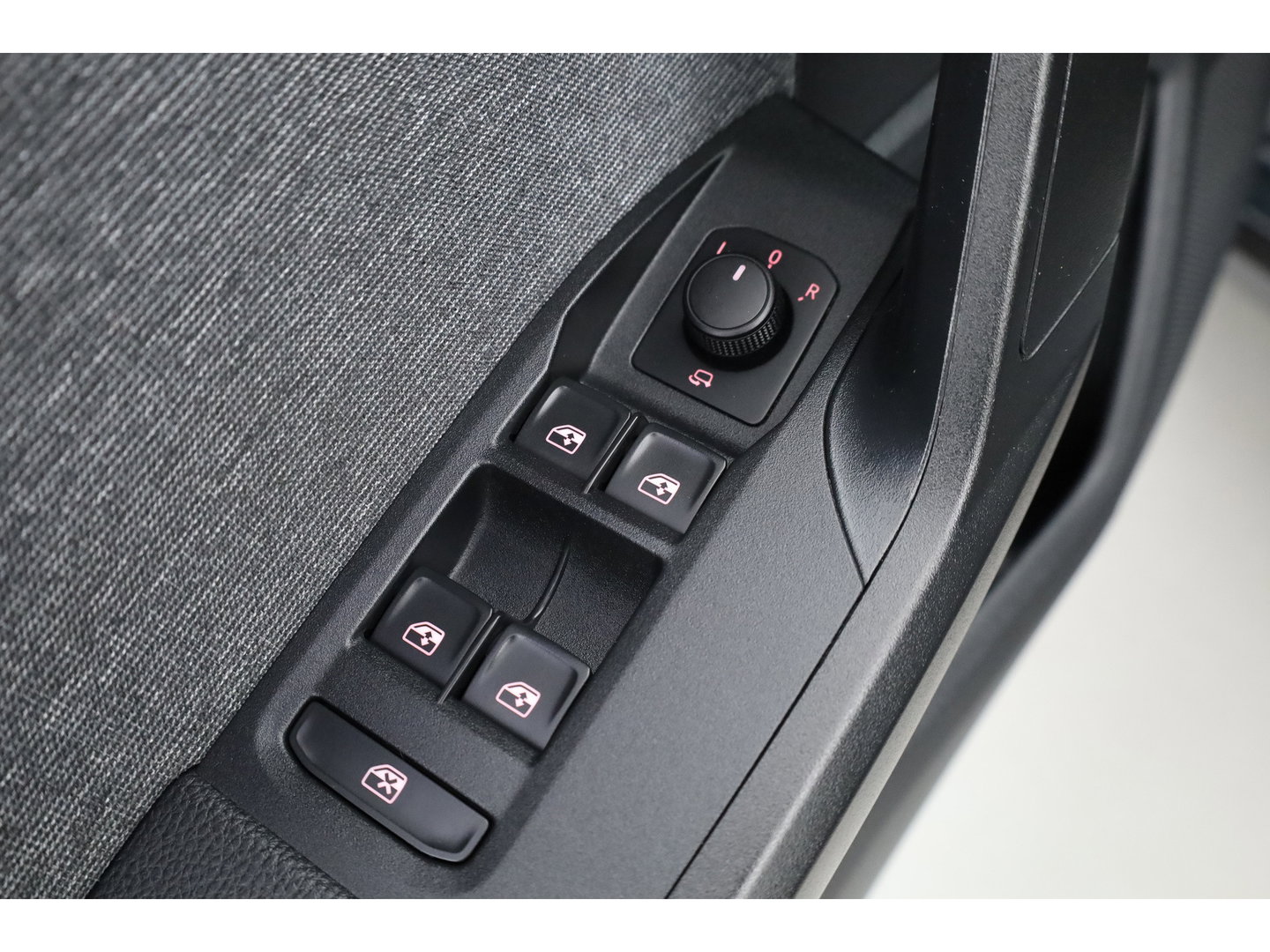 SEAT Arona 1.0 TSI Xperience | Stoelverw. | Keyless | Cruise | Apple CarPlay & Android Auto | LED
