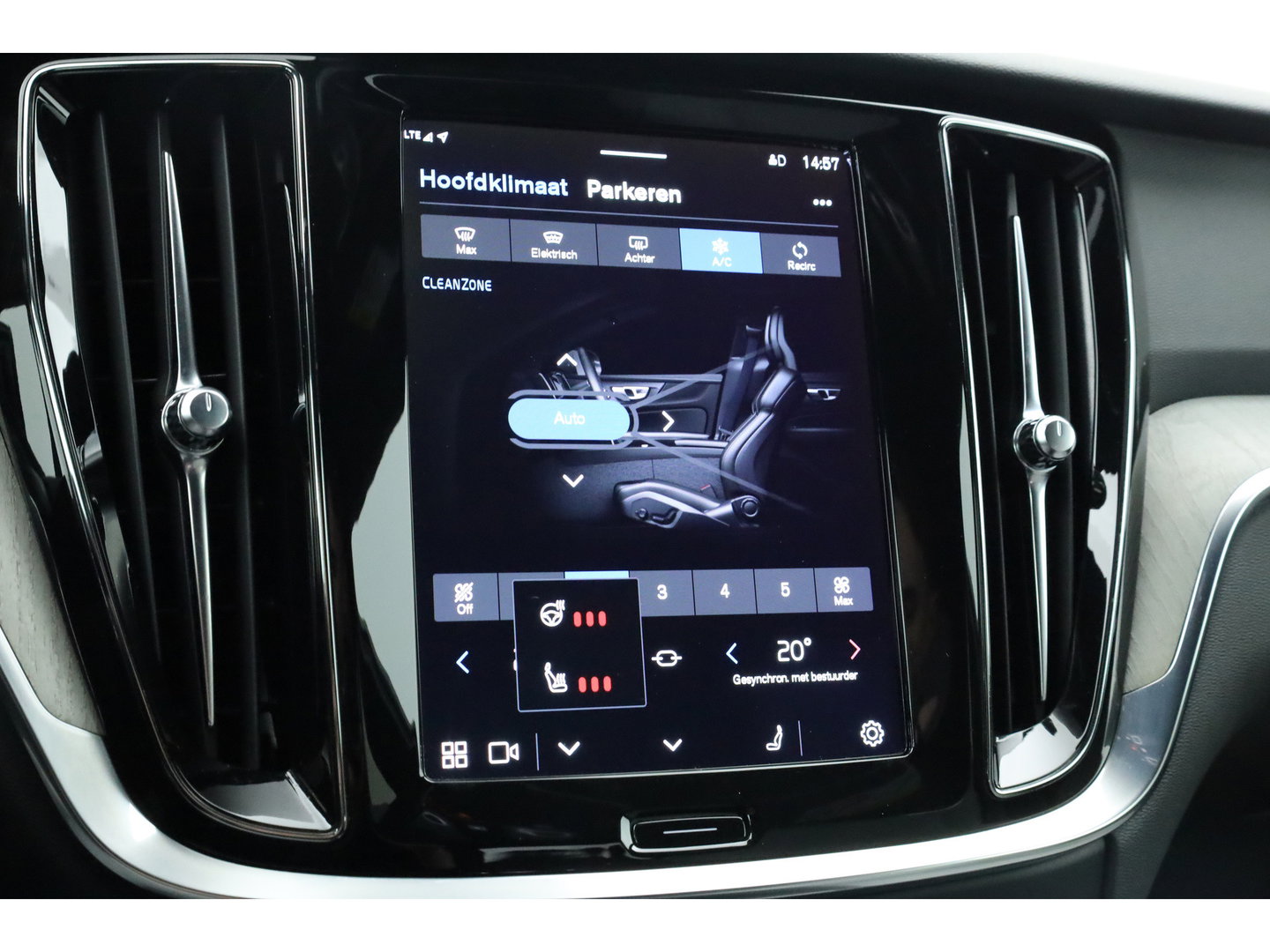 Volvo V60 T6 Plug-in hybrid Plus Bright | Long range | Pilot Assist | Bliss | Google info. | CarPlay | Stoel- Stuurverw.