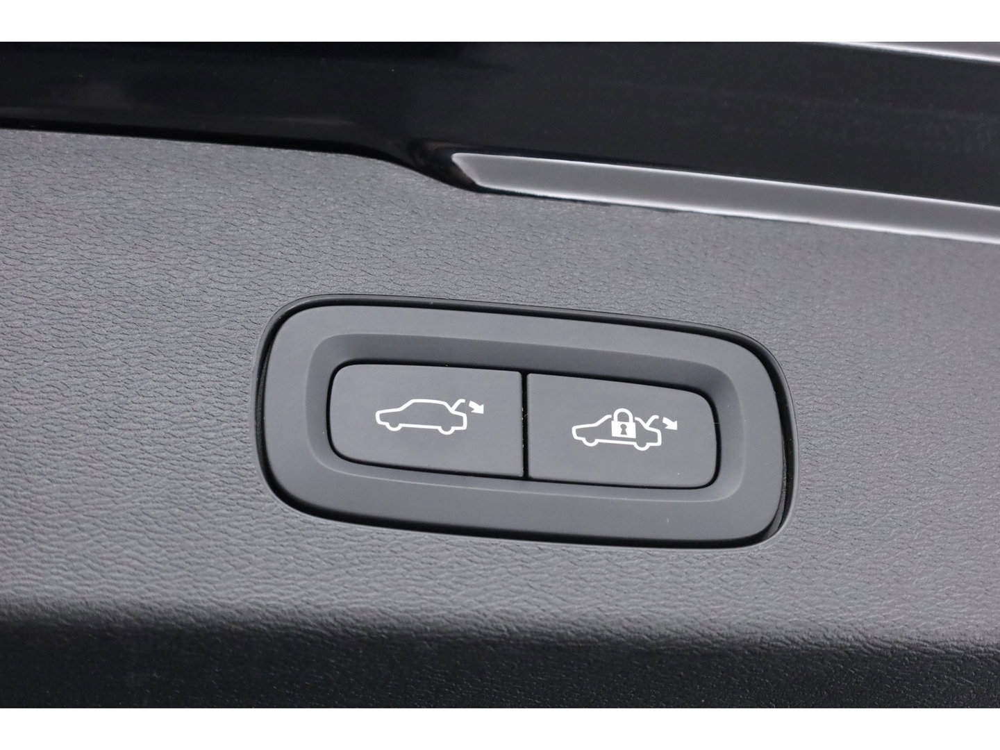 Volvo V60 T6 Plug-in hybrid Plus Bright | Long range | Pilot Assist | Bliss | Google info. | CarPlay | Stoel- Stuurverw.