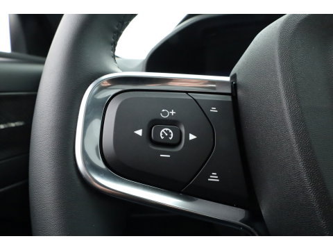 Volvo XC40 2.0 B3 Ultra Black Edition | Pano | Harman Kardon | 360cam | Memory | Stoel-Stuurverw. | Adapt. Cruise | Keyless